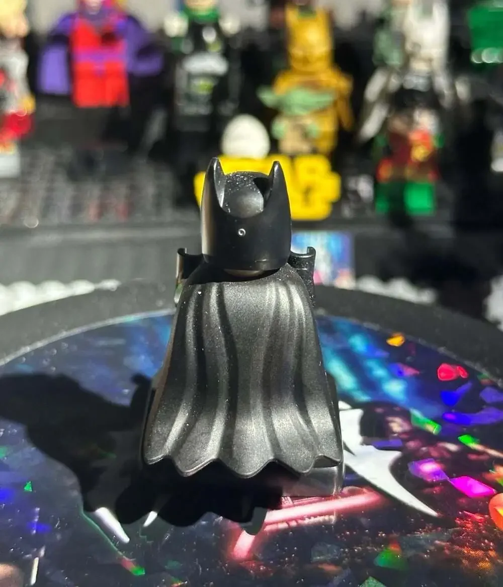 LEGO Batman Minifigure with Black Suit, Yellow Belt, and Cape (tlm082)
